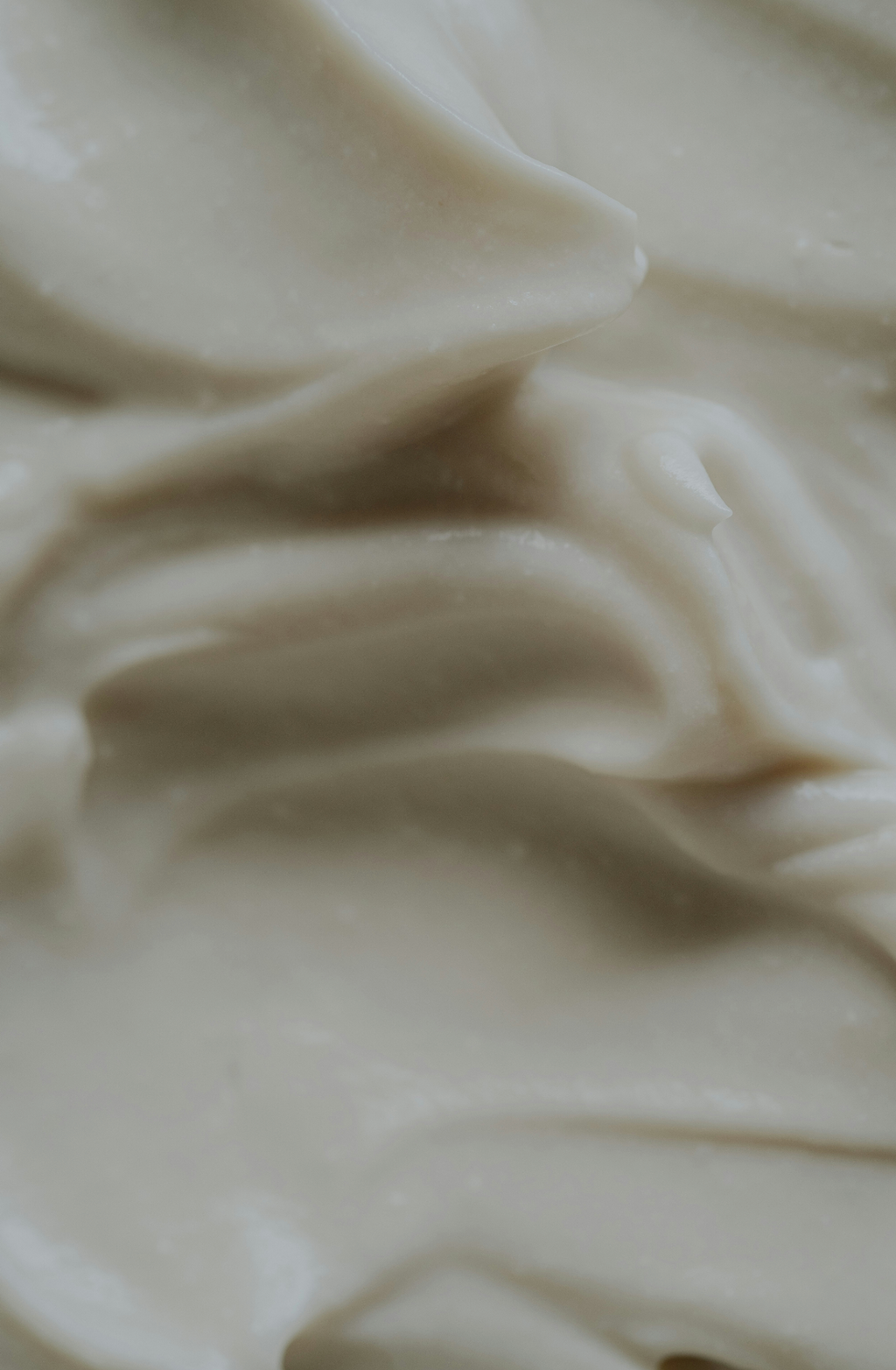 Elegant White Vanilla 4 oz Illuminating Body Oil