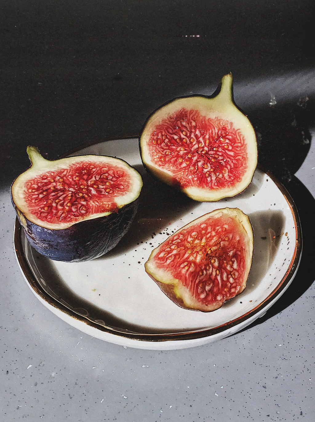 Cozy Amber & Fig Natural Home 7 oz scented candle