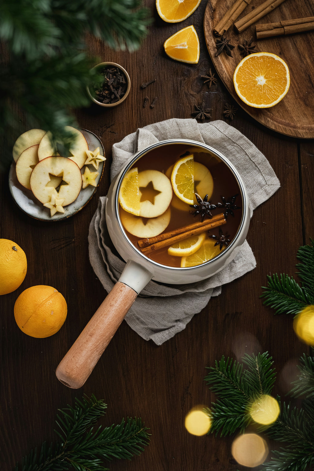 Cozy Simmering Spices 21 oz scented candle